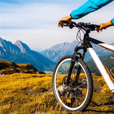 At køre på mountainbikes og landevejscykler kan styrke din krop, men overkørs...